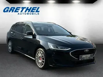 Gebraucht Ford Focus Cool & Connect 125 PS (91 kW) 2022 Schwarz Kombi