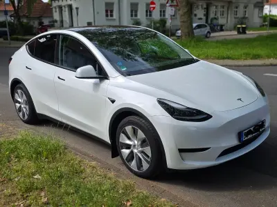 Usata Tesla Model Y 219 kW (299 CV) 2024 Bianco SUV