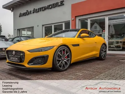 Occasion Jaguar F-Type R 575 PK (422 kW) 2022 Geel Coupé