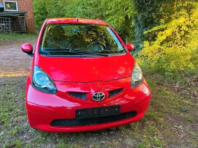 Brugt Toyota Aygo 68 HK (50 kW) 2006 Rød Hatchback
