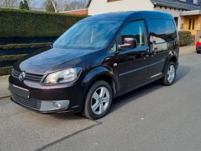 Gebraucht VW Caddy 102 PS (75 kW) 2011 Violet Van / Kleinbus