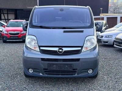 Begagnad Opel Vivaro Cosmo 145 HK (106 kW) 2011 Grå Minibuss