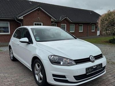 Weiß Gebraucht 2016 VW Golf Trendline Limousine | 7.000 € (Guter Preis)