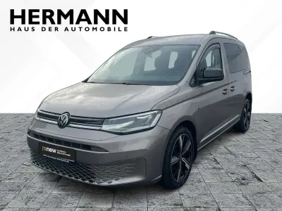 Używany VW Caddy Style 122 KM (89 kW) 2021 Beżowy Minivan