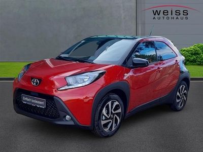 Neu Toyota Aygo X 72 PS (52 kW) 2025 3u4)/ black mica (209) (rot SUV