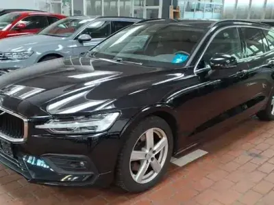 Gebraucht Volvo V60 Momentum 197 PS (144 kW) 2023 Andere Kombi