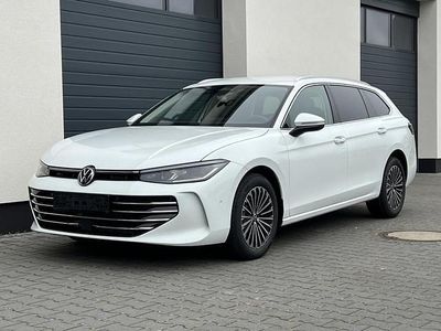 Pure white Neu 2025 VW Passat Elegance Kombi | 42.140 € (Guter Preis)
