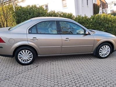Gebraucht Ford Mondeo 125 PS (91 kW) 2003 Beige Limousine