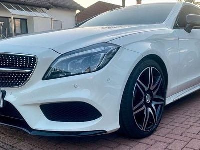 Weiß Gebraucht 2015 Mercedes CLS350 Shooting Brake AMG Kombi | 28.000 € (Teuer)