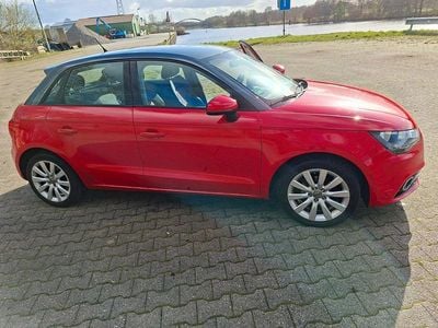Gebraucht Audi A1 Sportback Attraction 86 PS (63 kW) 2013 Rot Kleinwagen