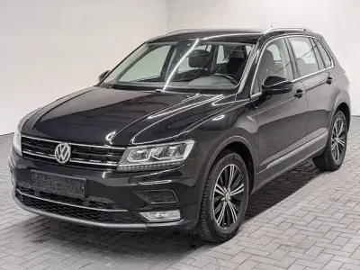 Gebraucht VW Tiguan Highline 150 PS (110 kW) 2017 Tiefschwarzmet. SUV