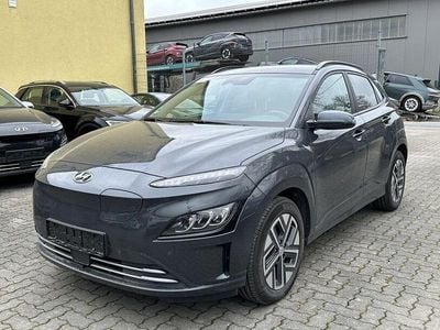 Gebraucht Hyundai Kona Trend 100 kW (136 PS) 2023 Schwarz SUV
