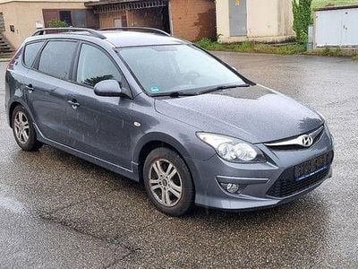Gebraucht Hyundai i30 105 PS (77 kW) 2011 Grau Kombi