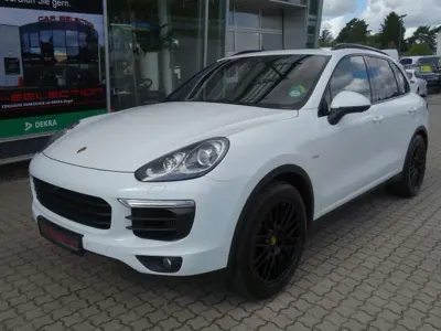 Second-hand Porsche Cayenne 262 CP (192 kW) 2016 Alb SUV