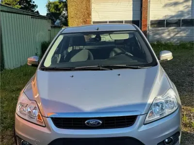 Gebraucht Ford Focus 116 PS (85 kW) 2010 Silber Kombi