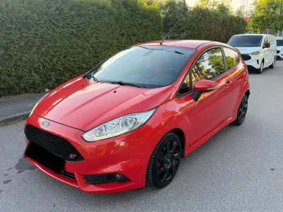 Gebraucht Ford Fiesta Sport 182 PS (133 kW) 2015 Rot Kleinwagen