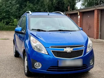 Gebraucht Chevrolet Spark 60 PS (44 kW) 2010 Blau Kleinwagen