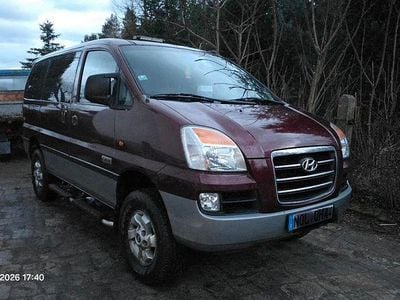 Usata Hyundai H-1 140 CV (102 kW) 2006 Rosso Monovolume