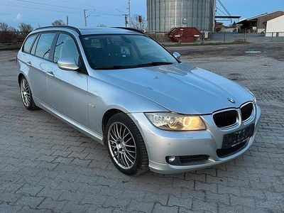 Gebraucht BMW 318 143 PS (105 kW) 2011 Silber Kombi