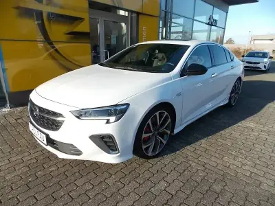 Gebraucht Opel Insignia OPC 230 PS (169 kW) 2021 Schneeweiss/summitwhite/arctic Limousine