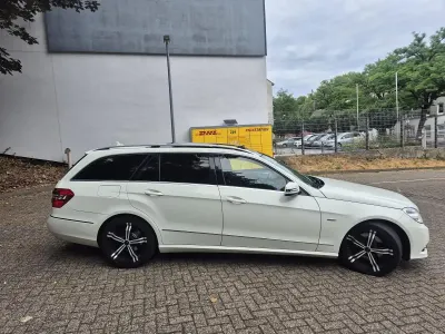 Gebraucht Mercedes E250 Avantgarde 204 PS (150 kW) 2012 Weiß Kombi