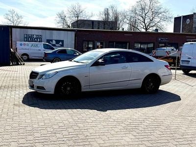 Usata Mercedes E250 204 CV (150 kW) 2011 Bianco Coupé