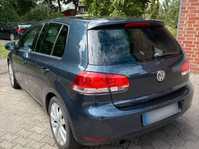 Gebraucht VW Golf VII Edition 102 PS (75 kW) 2012 Blau Kleinwagen
