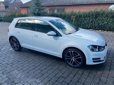 Gebraucht VW Golf VII 104 PS (76 kW) 2014 Weiß Limousine
