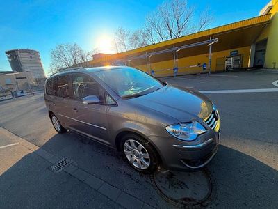 Usata VW Touran 140 CV (102 kW) 2008 Grigio Monovolume
