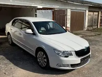 Gebraucht Skoda Superb Elegance 160 PS (117 kW) 2011 Weiß Limousine
