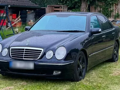 Gebraucht Mercedes E240 Avantgarde 170 PS (125 kW) 2002 Blau Limousine
