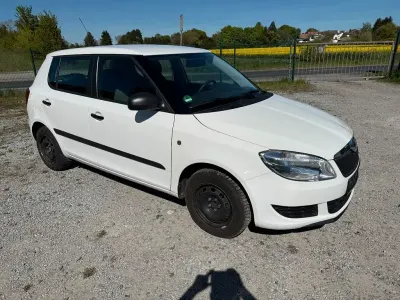 Second-hand Skoda Fabia Cool Edition 69 CP (50 kW) 2011 Alb Berlinǎ