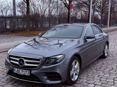 Gebraucht Mercedes E400 AMG line 340 PS (250 kW) 2020 Grau Limousine