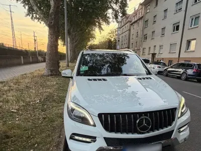 Gebraucht Mercedes ML350 258 PS (189 kW) 2015 Weiß SUV