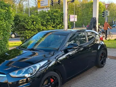 Gebraucht Hyundai Veloster 140 PS (102 kW) 2011 Schwarz Kleinwagen