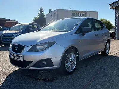 Begagnad Seat Ibiza Reference 69 HK (50 kW) 2012 Silver Halvkombi
