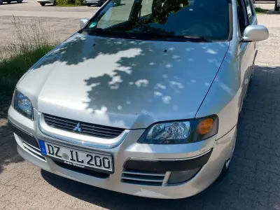 Gebraucht Mitsubishi Space Star 102 PS (75 kW) 2004 Silber Van / Kleinbus