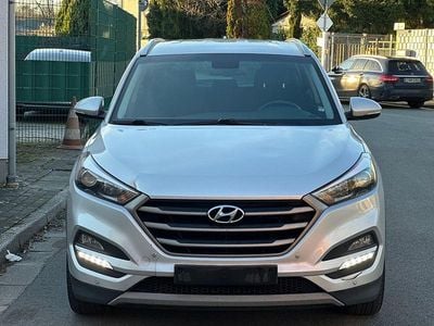 Second-hand Hyundai Tucson Premium 141 CP (103 kW) 2016 Argintiu SUV