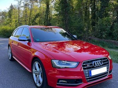 Second-hand Audi S4 Sport 333 CP (244 kW) 2014 Roșu Berlinǎ