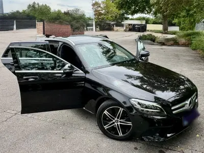 Gebraucht Mercedes C200 Avantgarde 160 PS (117 kW) 2020 Schwarz Kombi
