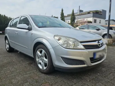 Usata Opel Astra 90 CV (66 kW) 2007 Grigio Berlina