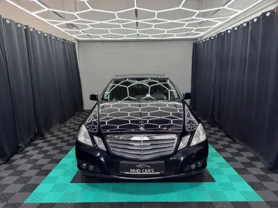 Gebraucht Mercedes E250 204 PS (150 kW) 2009 Blau Limousine
