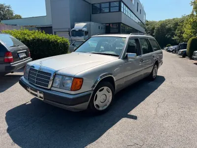 Gebraucht Mercedes 250 90 PS (66 kW) 1990 Silber Limousine