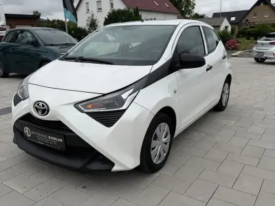 Gebraucht Toyota Aygo 72 PS (52 kW) 2020 Weiß Kleinwagen