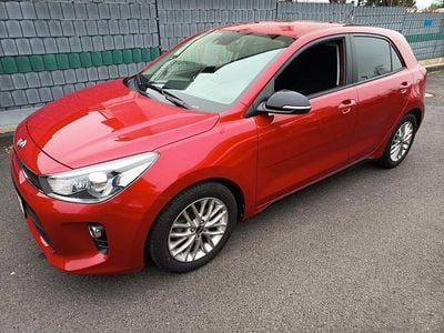 Rot Gebraucht 2017 Kia Rio DREAM-TEAM Edition Limousine | 10.980 € (Fairer Preis)