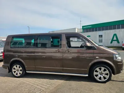 Gebraucht VW Caravelle 140 PS (102 kW) 2012 Braun Van