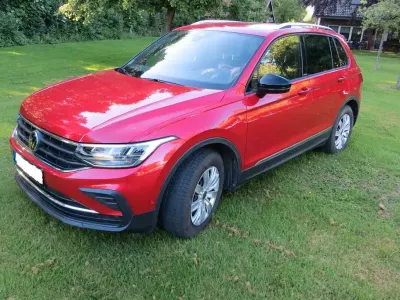 Gebraucht VW Tiguan Active 150 PS (110 kW) 2022 Rot SUV