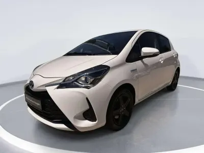 Gebraucht Toyota Yaris Hybrid Business Edition 75 PS (55 kW) 2020 Weiß Limousine
