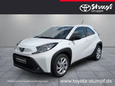 Gebraucht Toyota Aygo X Design 72 PS (52 kW) 2022 Weiß SUV