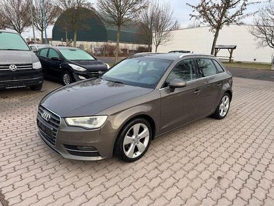 Grau Gebraucht 2014 Audi A3 Sport Limousine | 12.700 € (Etwas zu teuer)